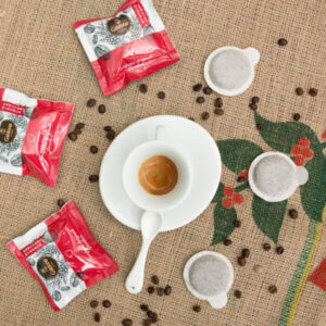 miscela-cagliari-forte-deciso-speziato-caffè-caffe-coffe-coffee-espresso-italiano-italian-espresso-cialdoro-caffè-blend-cialde-carta-filtro-compostabile-caffè-artigianale-